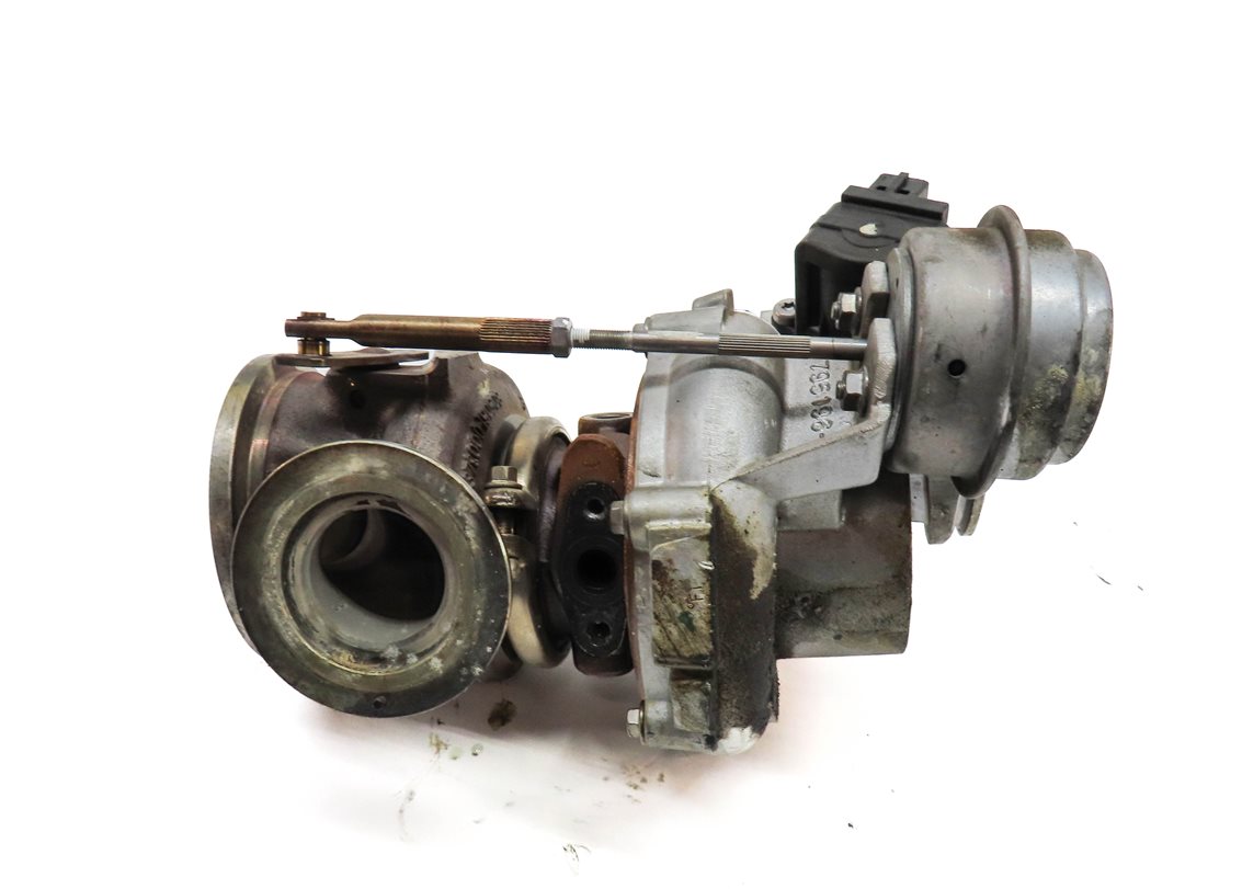 Thumbnail 5: 08-14 BMW 550i 750i X5 X6 (E70 E71 F01 F10) 4.4L N63 ENGINE LEFT TURBOCHARGER