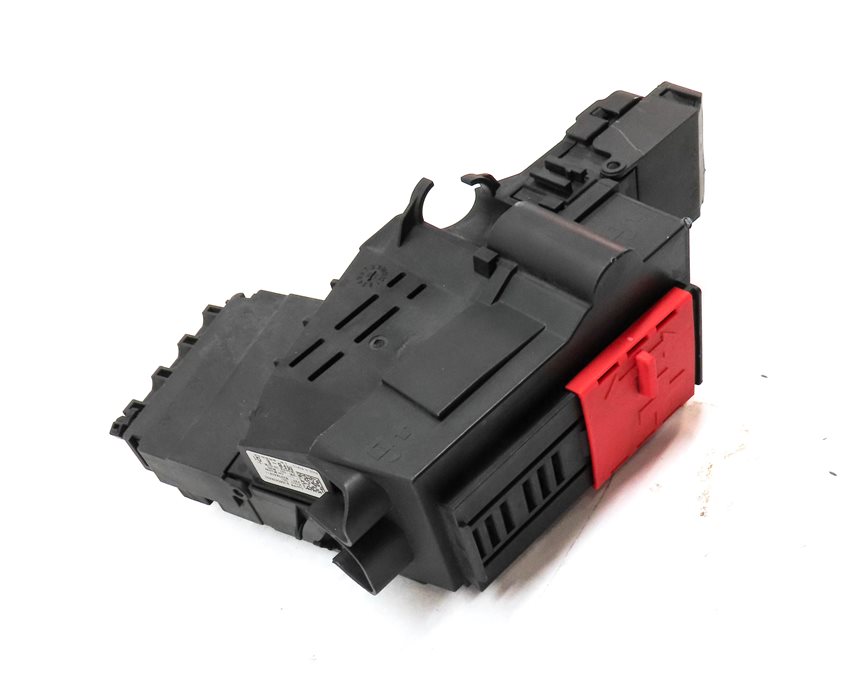Thumbnail 3: 2012 MERCEDES ML350 (W166) 3.5L ENGINE POSITIVE POWER JUNCTION CONTROL BOX