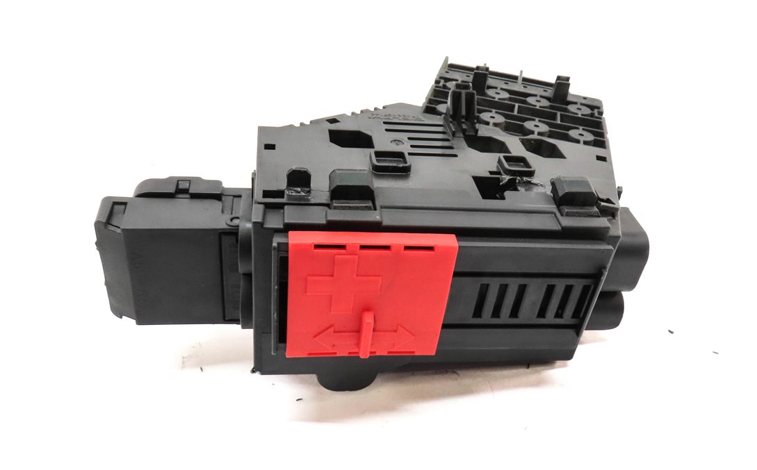 Thumbnail 6: 2012 MERCEDES ML350 (W166) 3.5L ENGINE POSITIVE POWER JUNCTION CONTROL BOX