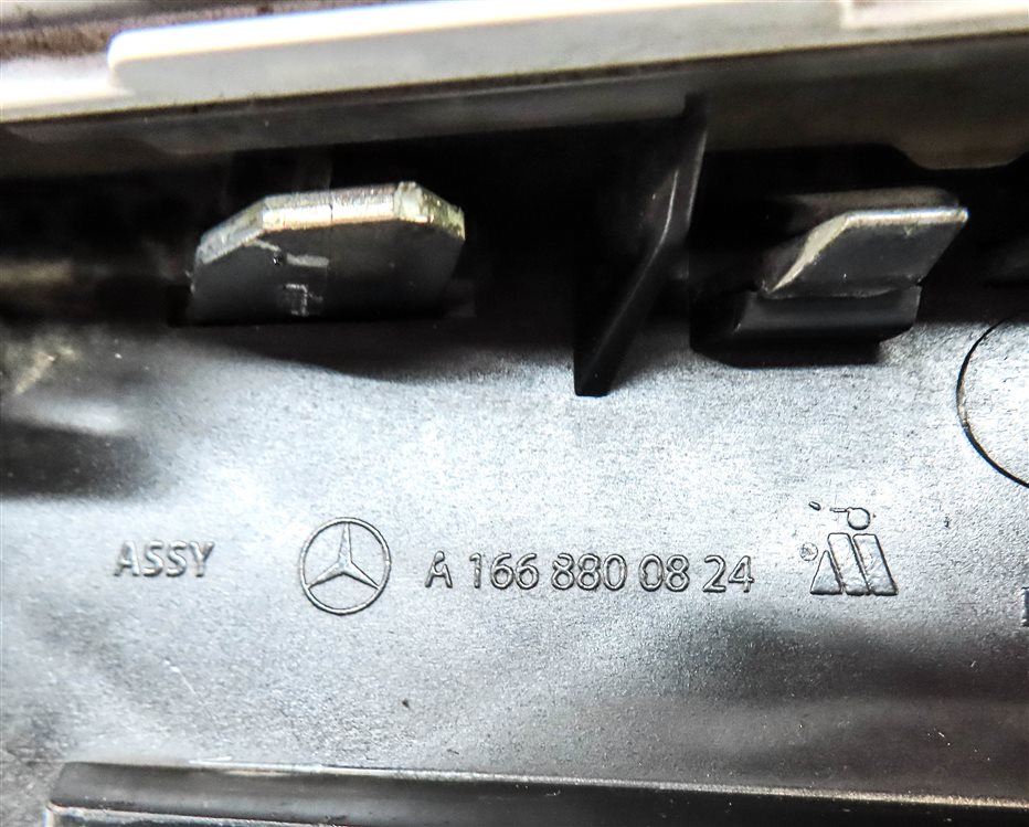 Thumbnail 7: 2012 MERCEDES ML350 ML550 (W166) FRONT RIGHT PASSENGER DRL FOGLIGHT LIGHT LAMP