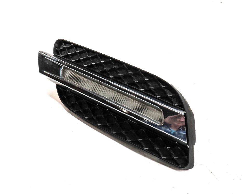 Thumbnail 1: 2012 MERCEDES ML350 ML550 (W166) FRONT LEFT DRIVER DRL FOGLIGHT FOG LIGHT LAMP