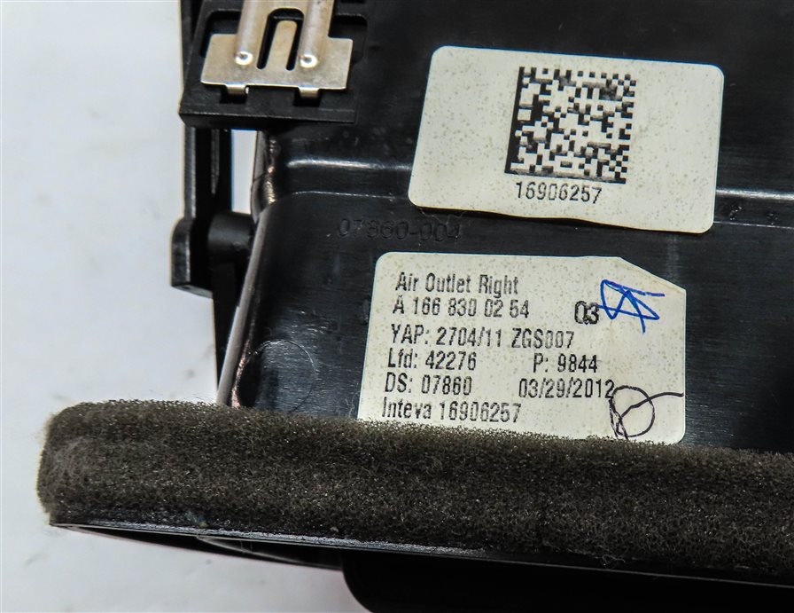 Thumbnail 6: 12 MERCEDES ML350 W166 FRONT RIGHT PASSENGER DASH HEAT AIR AC HVAC VENT (Black)