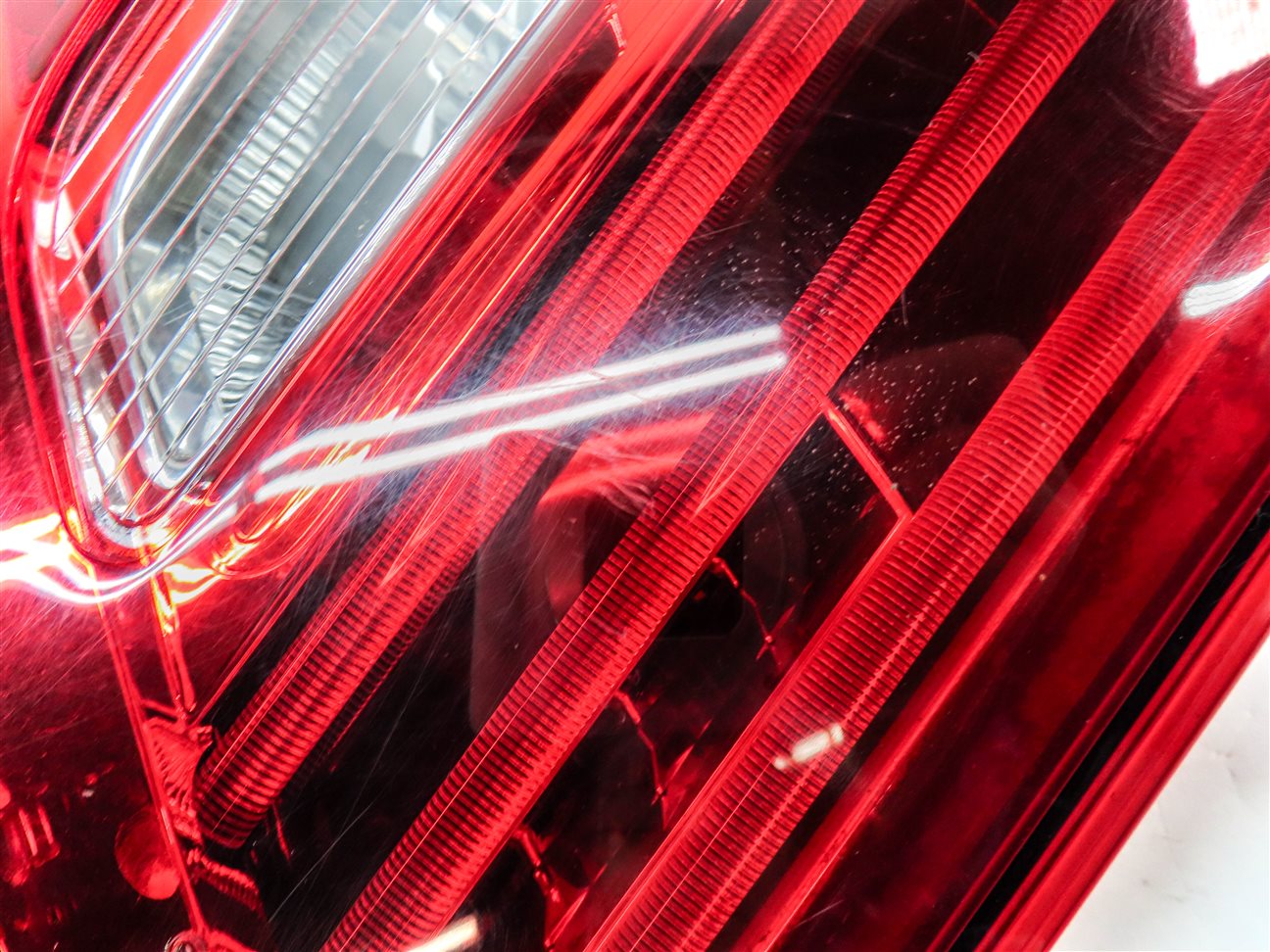 Thumbnail 7: 2012-2015 MERCEDES ML CLASS (W166) REAR RIGHT INNER LED TAILLIGHT LIGHT LAMP