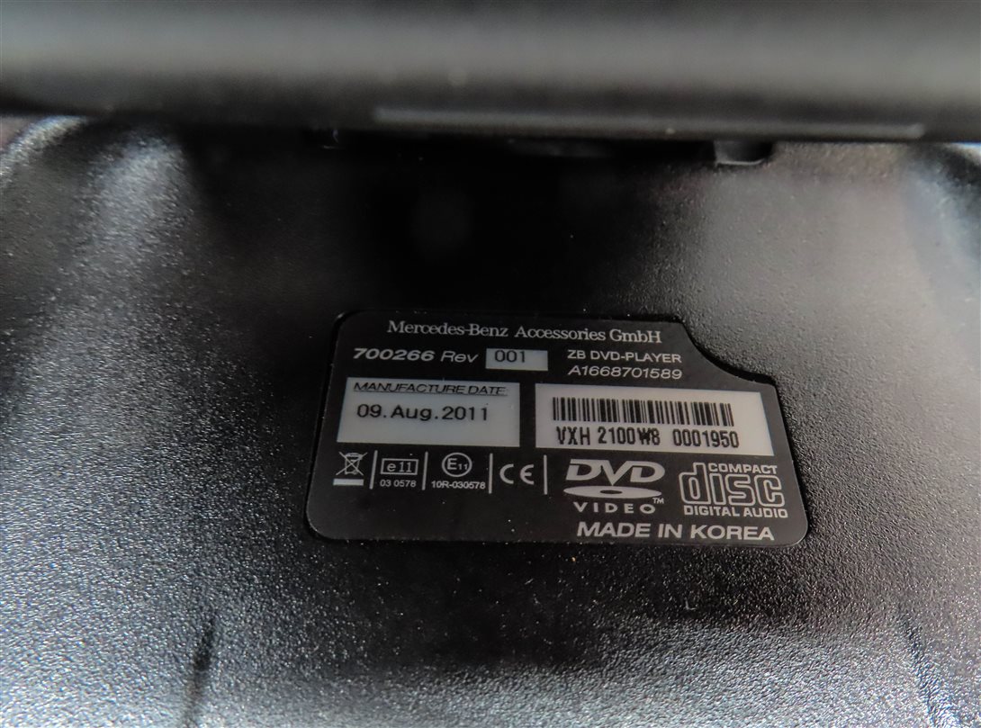 Thumbnail 15: 12 MERCEDES ML350 (W166) REAR ENTERTAINMENT DVD SCREEN & WIRELESS HEADPHONES SET