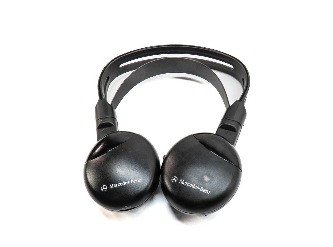 Thumbnail 6: 12 MERCEDES ML350 (W166) REAR ENTERTAINMENT DVD SCREEN & WIRELESS HEADPHONES SET