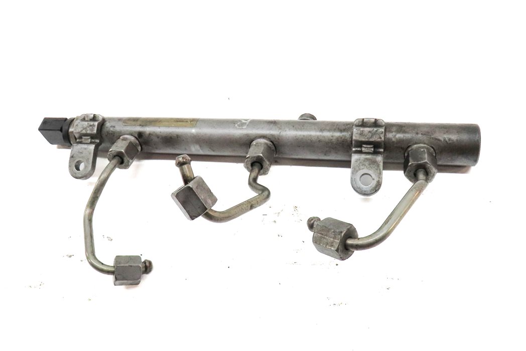 Thumbnail 5: 2007 MERCEDES ML320 (W164) 3.0L DIESEL (OM642) RIGHT FUEL INJECTOR RAIL w/LINES