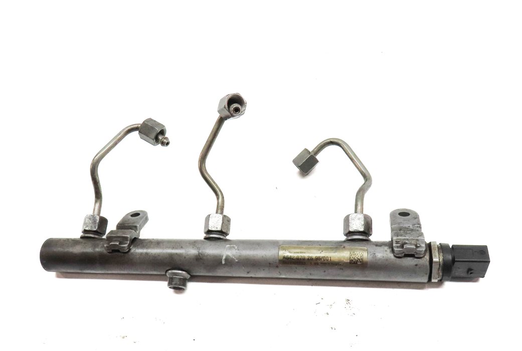 Thumbnail 6: 2007 MERCEDES ML320 (W164) 3.0L DIESEL (OM642) RIGHT FUEL INJECTOR RAIL w/LINES