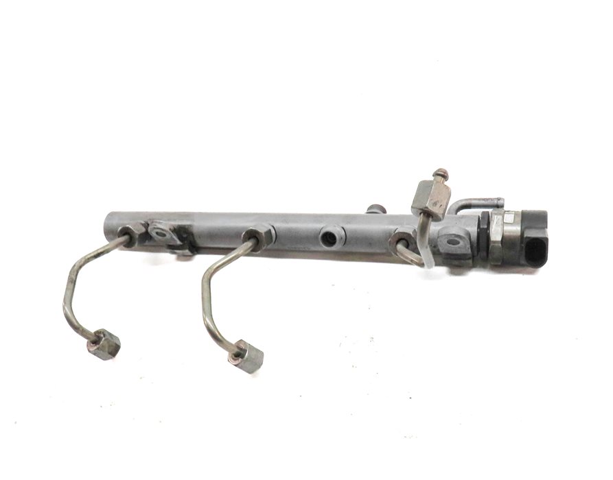 Thumbnail 2: 2007 MERCEDES ML320 (W164) 3.0L DIESEL (OM642) LEFT FUEL INJECTOR RAIL w/ LINES