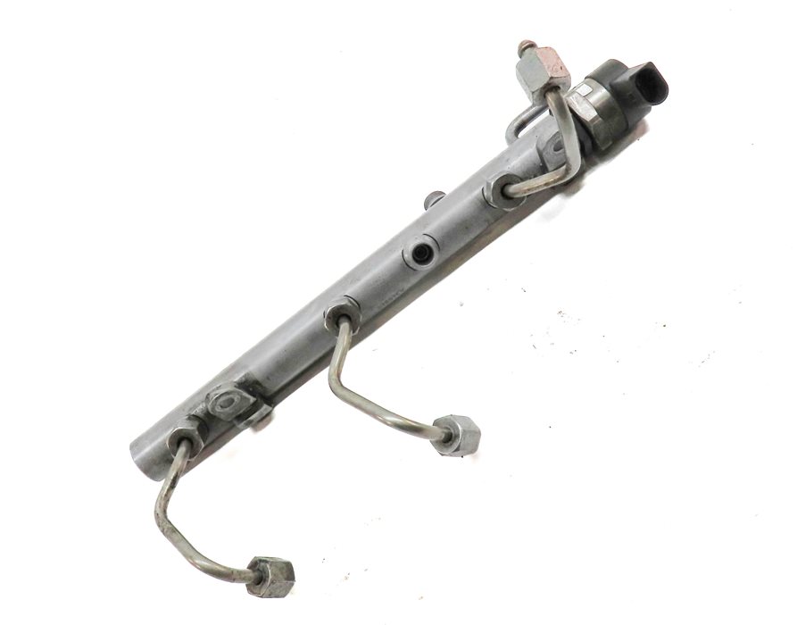Thumbnail 3: 2007 MERCEDES ML320 (W164) 3.0L DIESEL (OM642) LEFT FUEL INJECTOR RAIL w/ LINES