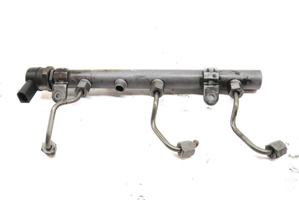 Thumbnail 5: 2007 MERCEDES ML320 (W164) 3.0L DIESEL (OM642) LEFT FUEL INJECTOR RAIL w/ LINES