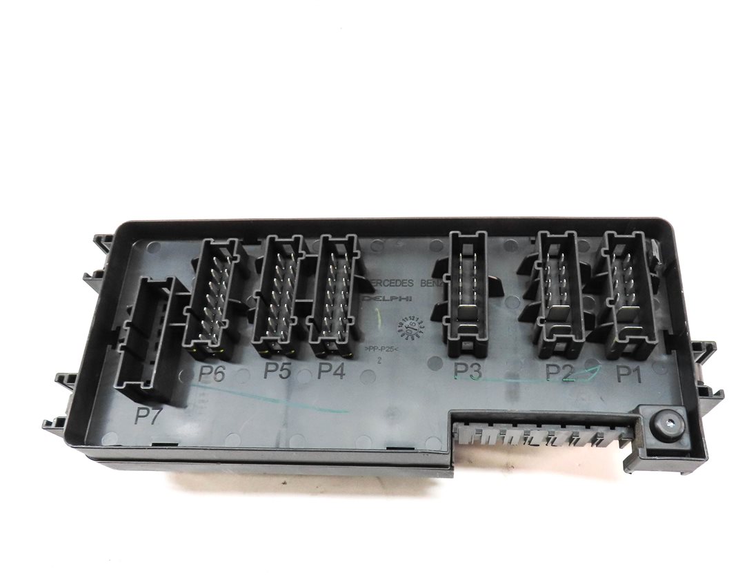 Thumbnail 5: 07 MERCEDES ML320 (W164) 3.0L DIESEL (OM642) REAR FUSE RELAY JUNCTION BOX PANEL