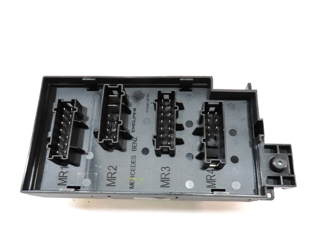 Thumbnail 5: 2007 MERCEDES ML320 (W164) 3.0L DIESEL (OM642) ENGINE BAY FUSE RELAY BOX