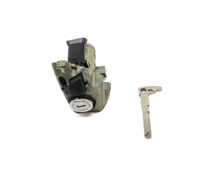 Thumbnail 2: 2007 MERCEDES ML320 (W164) FRONT LEFT DRIVER DOOR LOCK CYLINDER w/ KEY SET/2