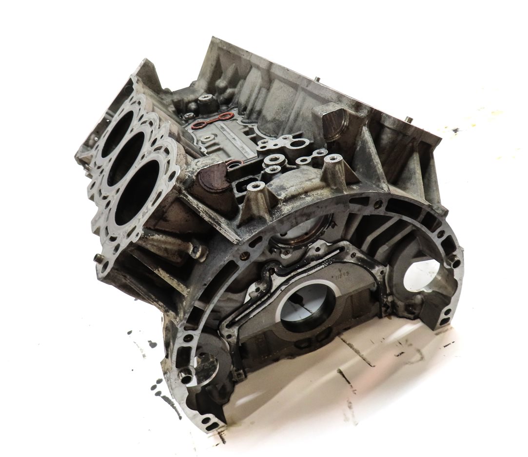 Thumbnail 3: 2007 MERCEDES ML320 (W164) 3.0L DIESEL (OM642) ENGINE CYLINDER BLOCK