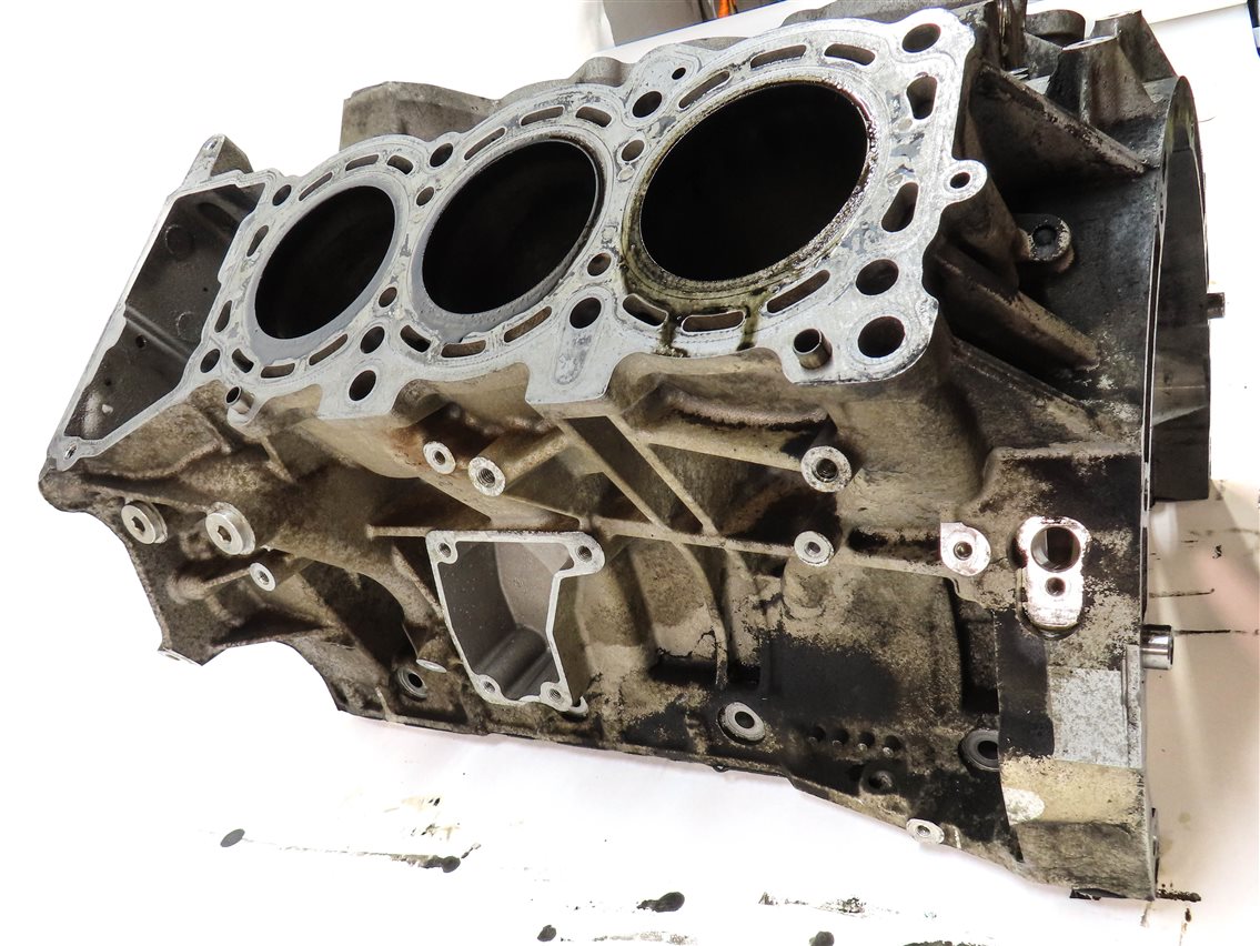 Thumbnail 6: 2007 MERCEDES ML320 (W164) 3.0L DIESEL (OM642) ENGINE CYLINDER BLOCK