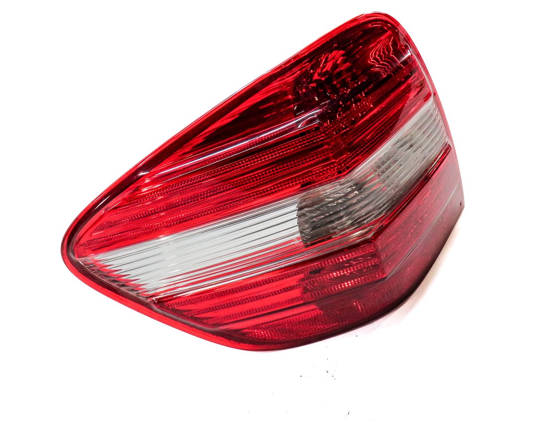 Thumbnail 4: 06-08 MERCEDES ML320 ML350 ML500 ML550 (W164) LEFT TAILLIGHT BRAKE LIGHT LAMP