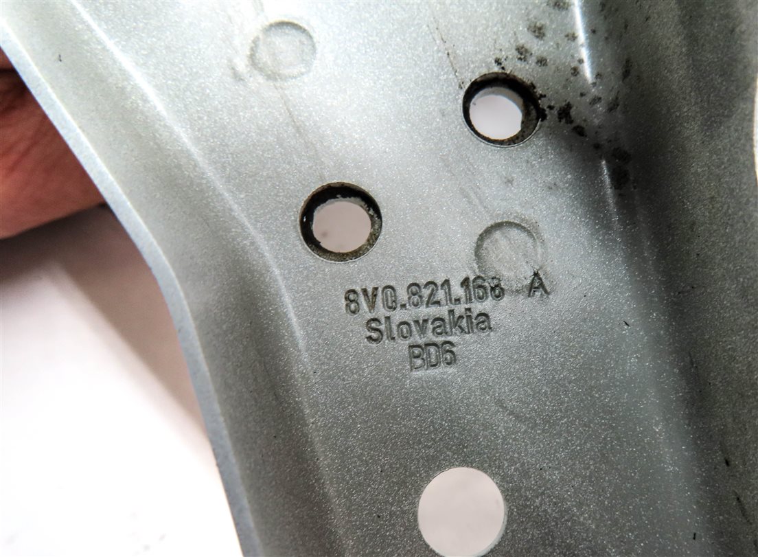 Thumbnail 7: 2015 AUDI S3 (8V) 2.0L FRONT RIGHT PASSENGER FENDER MOUNT BRACKET (White)