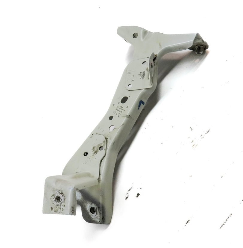 Thumbnail 3: 2015 AUDI S3 (8V) FRONT LEFT DRIVER FENDER MOUNT BRACKET (White)