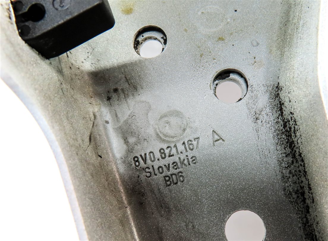 Thumbnail 6: 2015 AUDI S3 (8V) FRONT LEFT DRIVER FENDER MOUNT BRACKET (White)