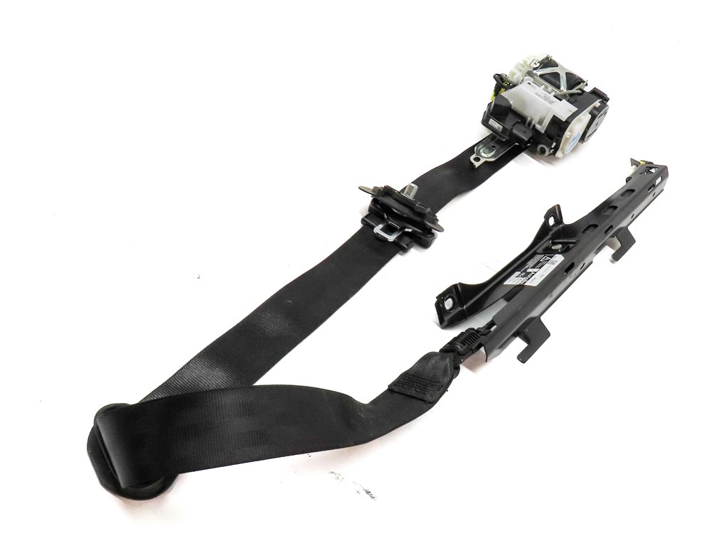 15-18 AUDI A8 S3 RS3 (8V) SEDAN RIGHT FRONT PASSENGER SEATBELT RETRACTOR (Black)