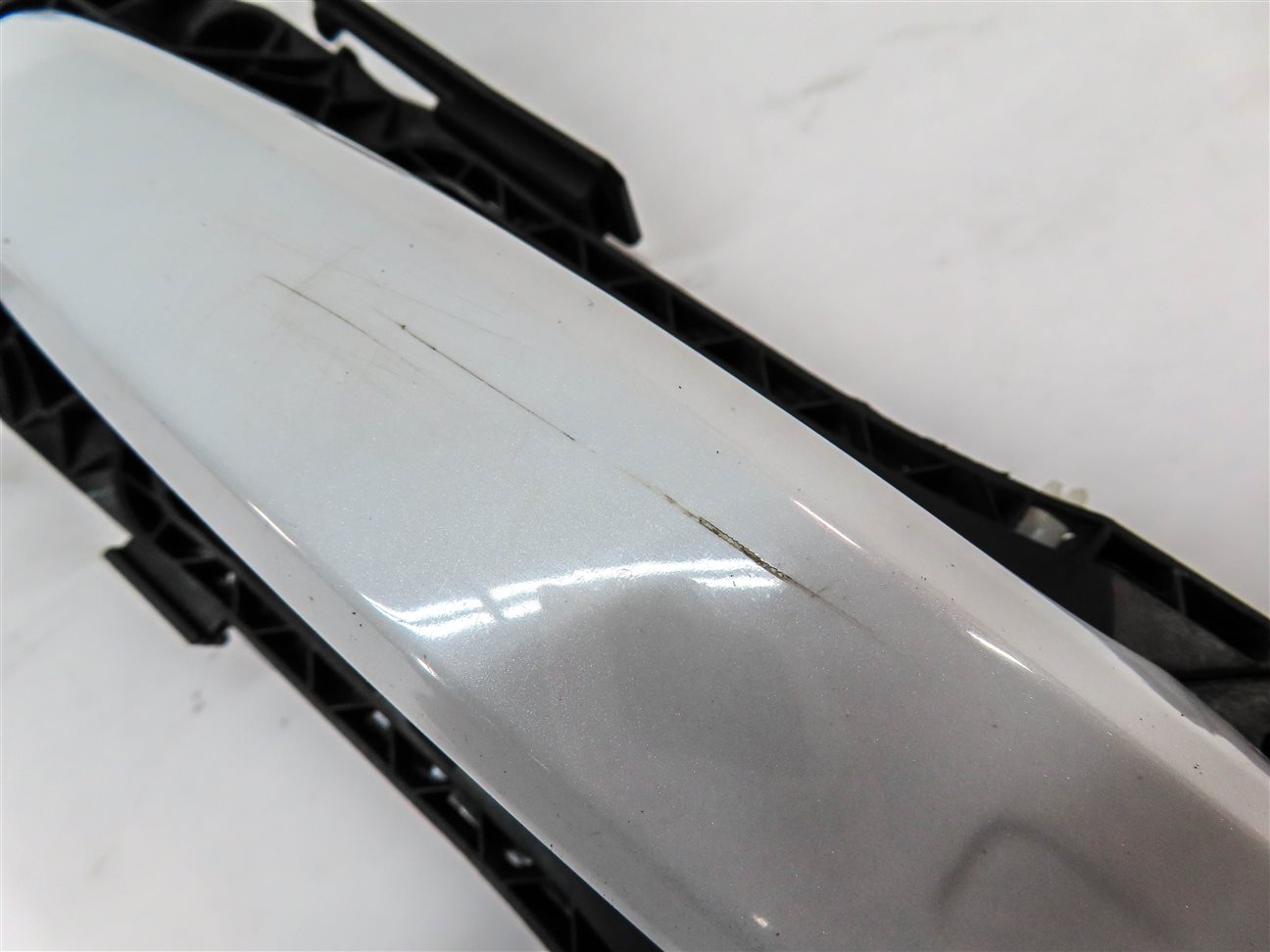Thumbnail 6: 2016-2017 AUDI TT (MK3) FRONT RIGHT PASSENGER DOOR HANDLE (White)