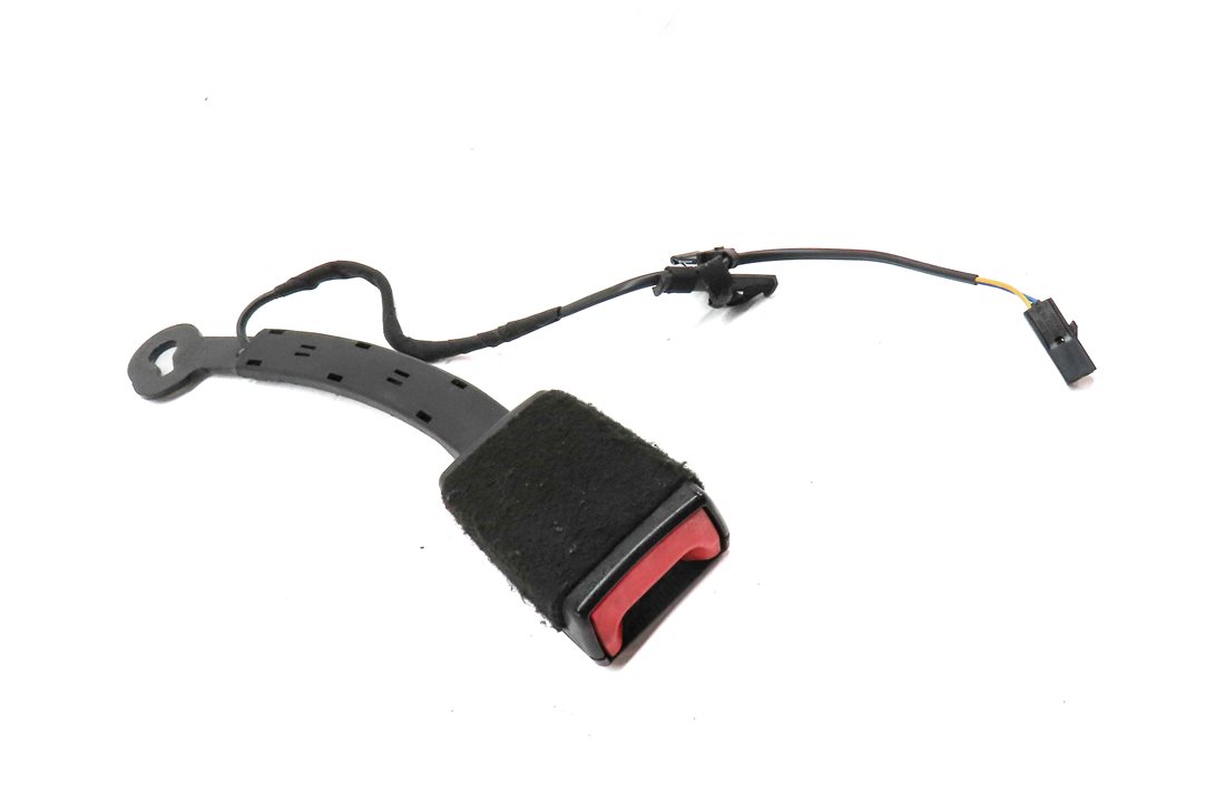Thumbnail 3: 2015-2018 AUDI A3 S3 RS3 (8V) FRONT RIGHT PASSENGER SEATBELT BUCKLE RECEIVER