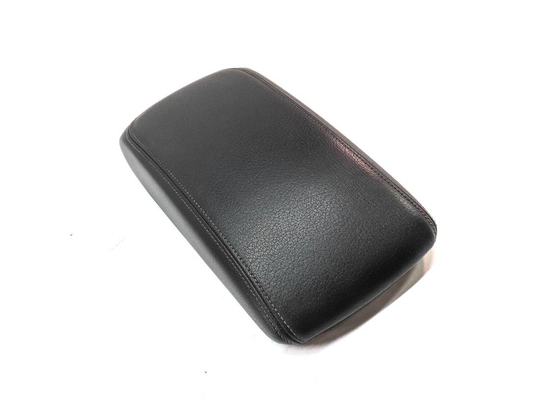 Thumbnail 3: 2015-2018 AUDI A3 S3 (8V 8VF) FRONT CENTER CONSOLE ARMREST LID (Black)