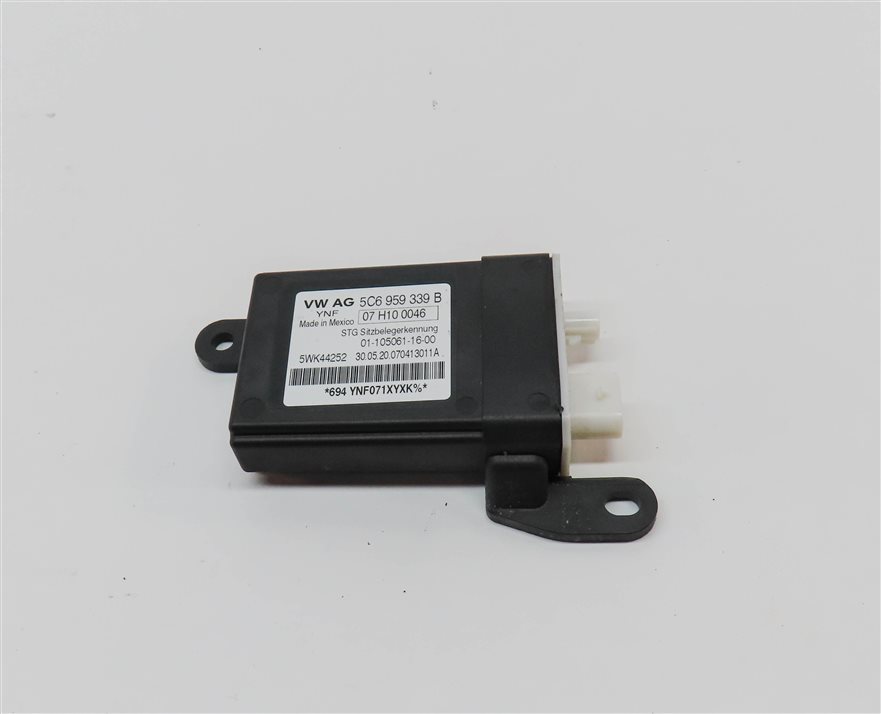 Thumbnail 2: 2015 AUDI S3 (8V) FRONT RIGHT PASSENGER SEAT OCCUPANCY SENSOR MODULE