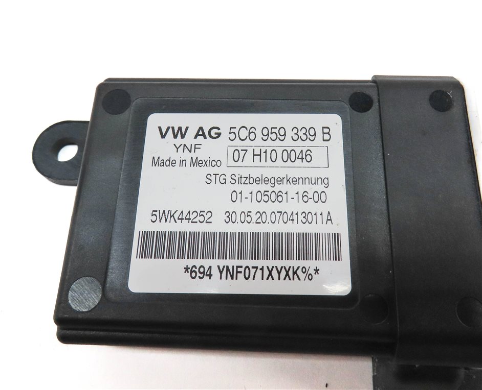 Thumbnail 4: 2015 AUDI S3 (8V) FRONT RIGHT PASSENGER SEAT OCCUPANCY SENSOR MODULE