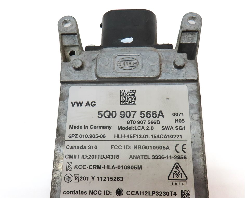 Thumbnail 4: 2015-2016 AUDI A3 S3 (8V) BLIND SPOT RADAR SENSOR MODULE (MASTER)