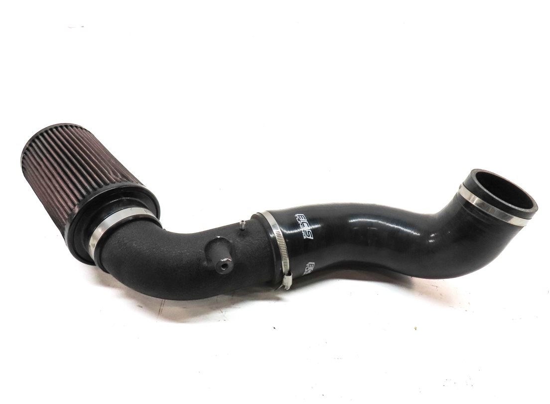 Thumbnail 4: 2015 AUDI S3 (8V) 2.0L (CYFB) ENGINE AIR INTAKE HOSE TUBE & FILTER ASSEMBLY
