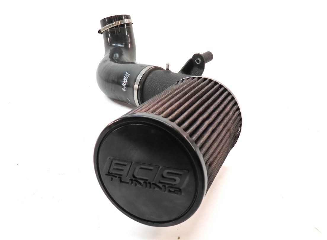 Thumbnail 6: 2015 AUDI S3 (8V) 2.0L (CYFB) ENGINE AIR INTAKE HOSE TUBE & FILTER ASSEMBLY