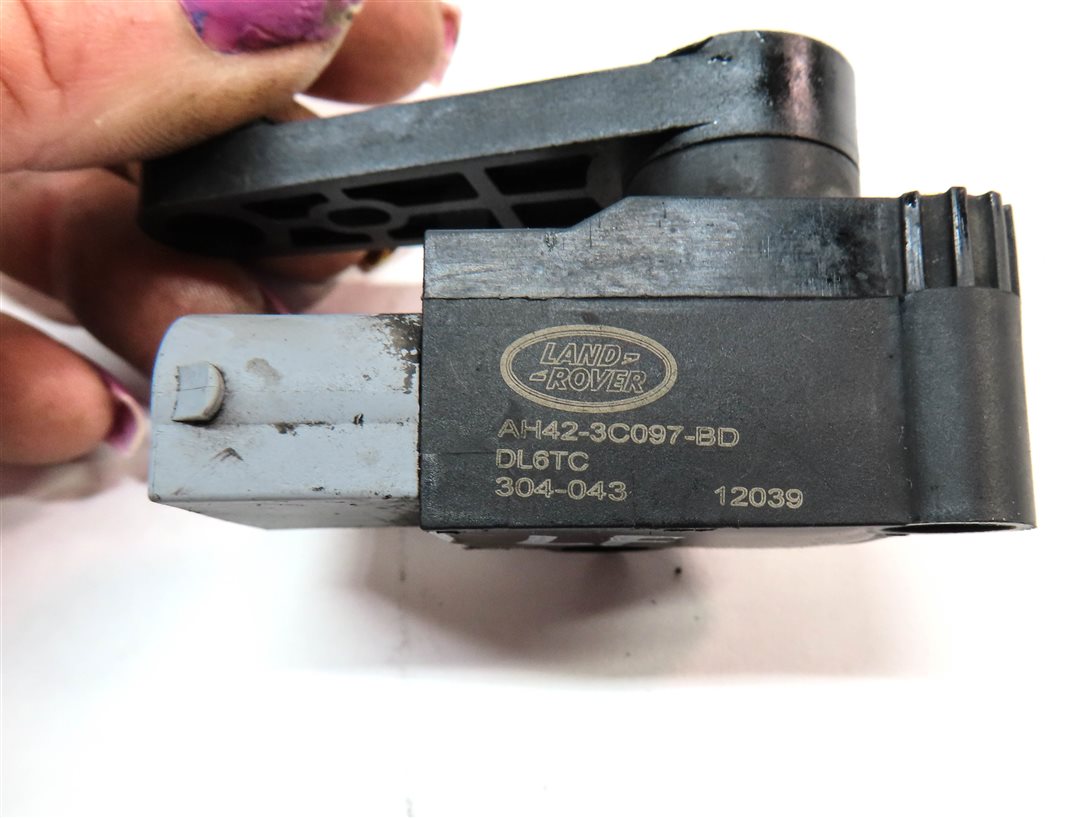 Thumbnail 5: 2012 RANGE ROVER (L322) FRONT LEFT DRIVER SUSPENSION HEIGHT LEVEL SENSOR MODULE