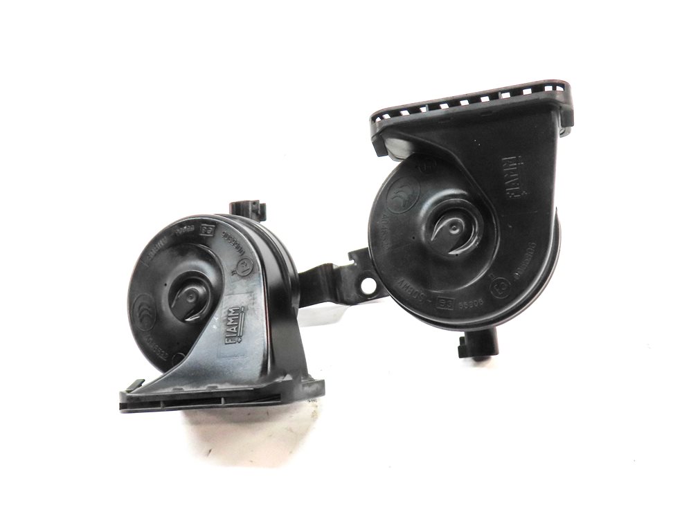 Thumbnail 2: 2012 RANGE ROVER (L322) FRONT LEFT & RIGHT HORN SET/2 w/ MOUNT BRACKET