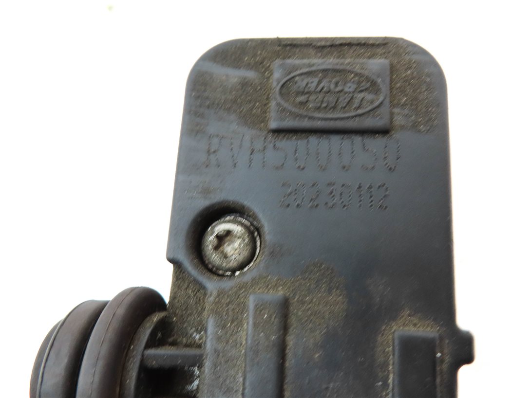Thumbnail 6: 2012 RANGE ROVER (L322) AIR SUSPENSION TRANSFER RELIEF VALVE BLOCK
