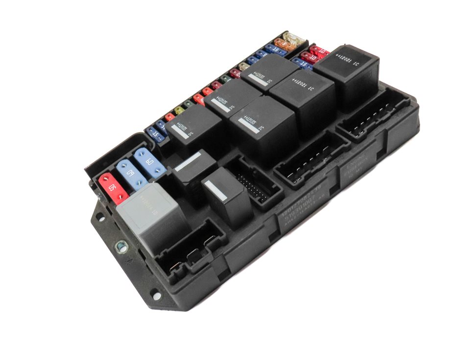 Thumbnail 3: 2010-2012 RANGE ROVER (L322) 5.0L SUPERCHARGED ENGINE FUSE BOX