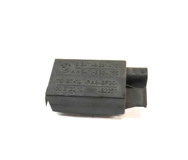 Thumbnail 2: 2012 RANGE ROVER (L322) AUC AUXILIARY COOLING FAN SENSOR MODULE