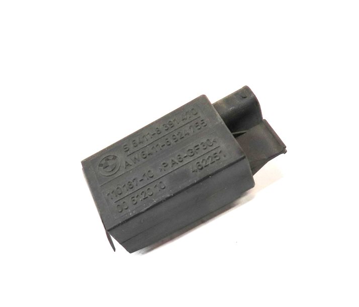 Thumbnail 3: 2012 RANGE ROVER (L322) AUC AUXILIARY COOLING FAN SENSOR MODULE