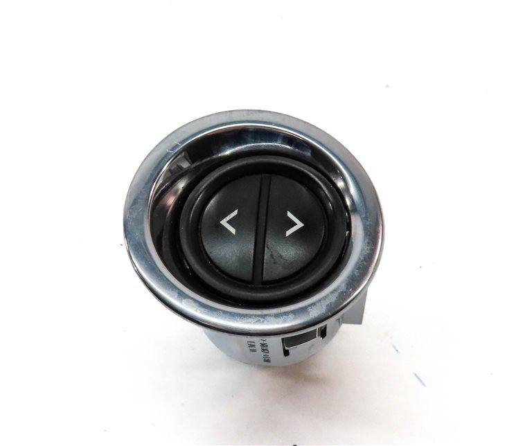 Thumbnail 2: 2012 RANGE ROVER (L322) FRONT RIGHT PASSENGER GLOVEBOX RELEASE SWITCH BUTTON