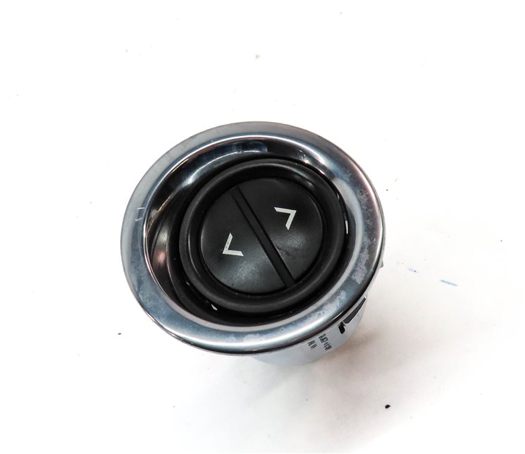 Thumbnail 3: 2012 RANGE ROVER (L322) FRONT RIGHT PASSENGER GLOVEBOX RELEASE SWITCH BUTTON