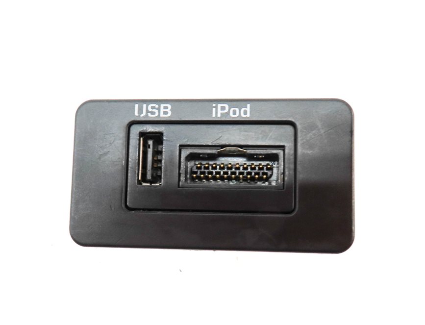 Thumbnail 4: 2012 RANGE ROVER (L322) iPOD USB AUXILIARY AUX INPUT JACK PORT PANEL