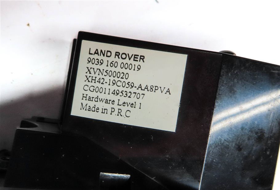 Thumbnail 7: 12 RANGE ROVER (L322) REAR ENTERTAINMENT AUDIO VIDEO AV JACK w/ 12 VOLT SOCKETS
