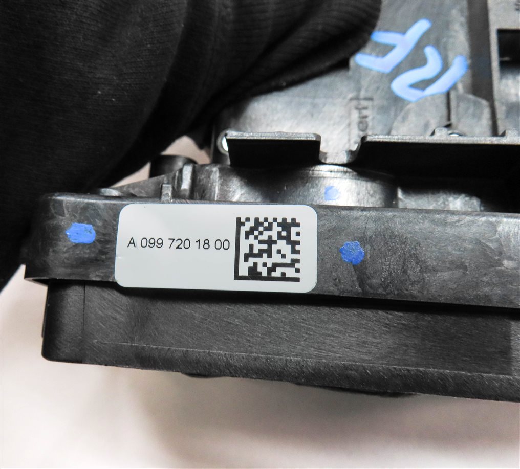 Thumbnail 7: 15-22 MERCEDES C300 C350 C400 C450 E300 E350 E400 E450 RIGHT FRONT DOOR LATCH