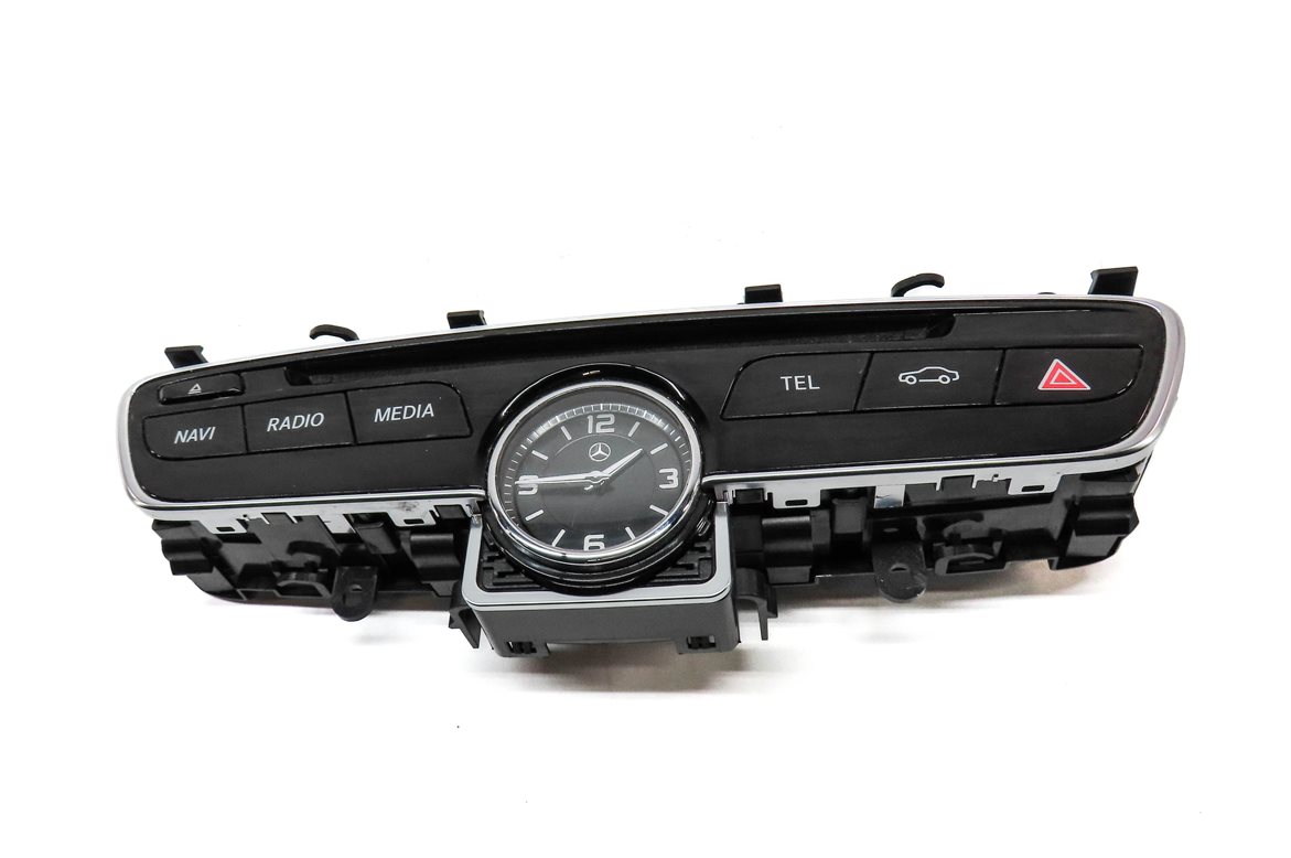 Thumbnail 2: 2015 MERCEDES C300 (W205) FRONT CENTER DASH CLOCK MEDIA PHONE CONTROL PANEL