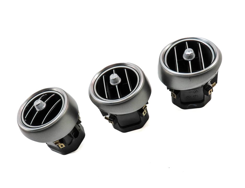 Thumbnail 1: 2015 MERCEDES C300 (W205) FRONT CENTER DASH HEATER AIR AC VENT SET/3