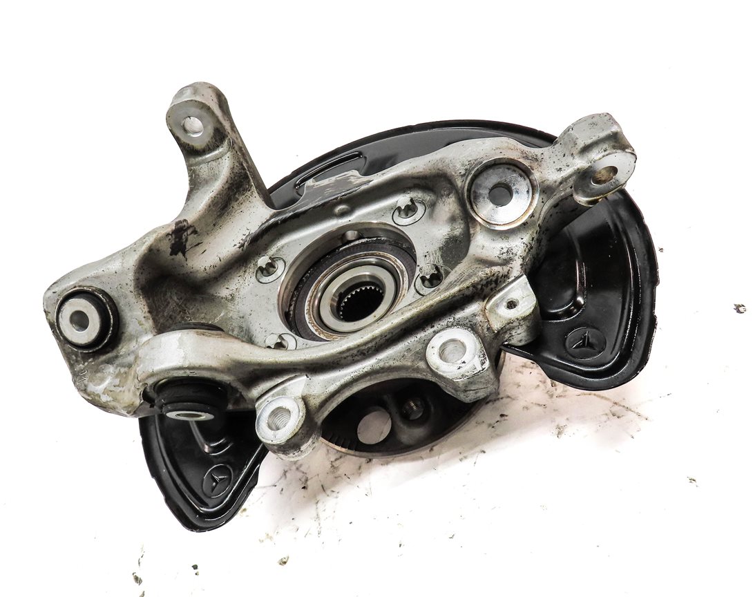 Thumbnail 3: 2015-2021 MERCEDES C300 C350 C400 (W205) SEDAN RIGHT REAR SPINDLE KNUCKLE HUB