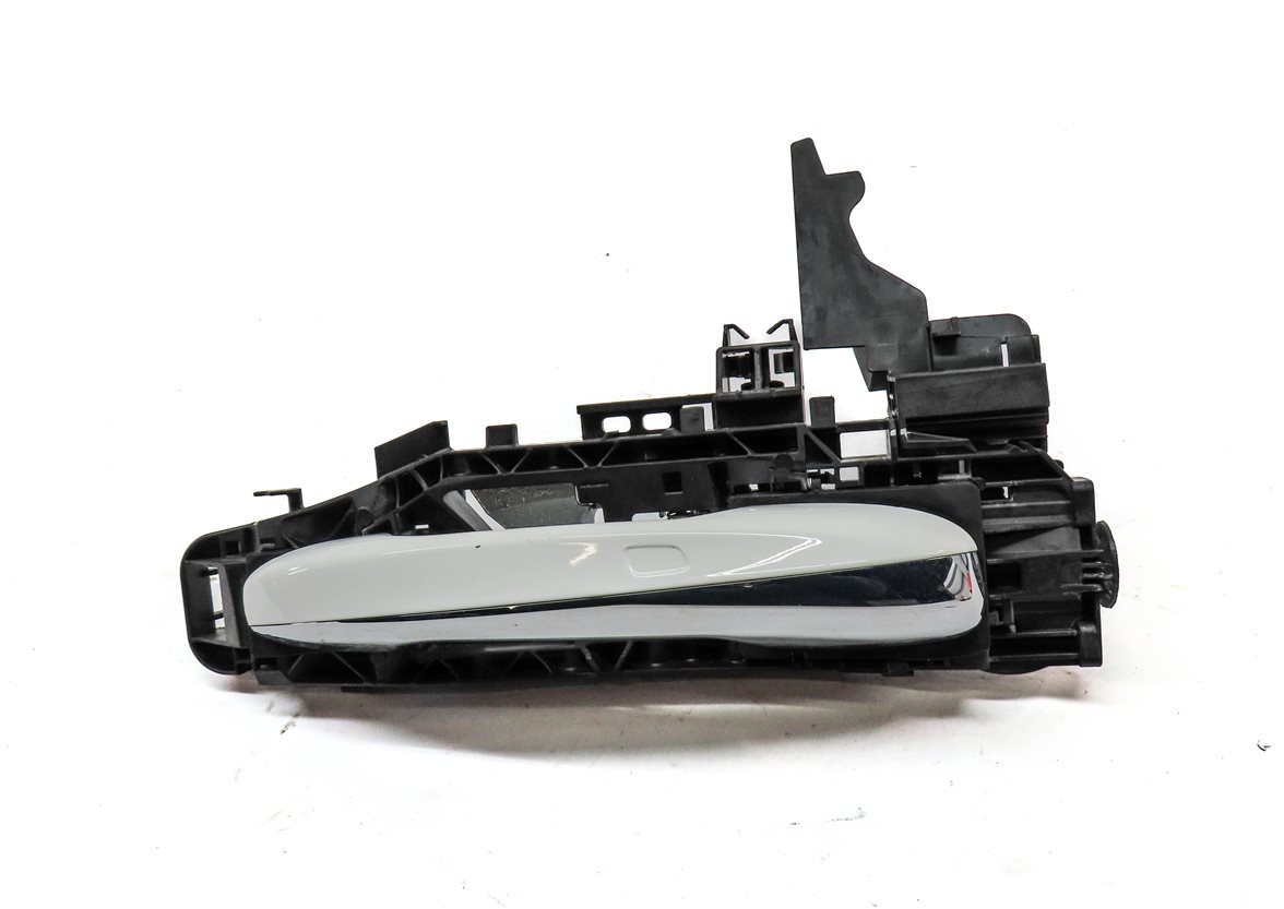 Thumbnail 2: 15-17 MERCEDES C S CLASS (W205 W222) FRONT RIGHT KEYLESS GO DOOR HANDLE (White)