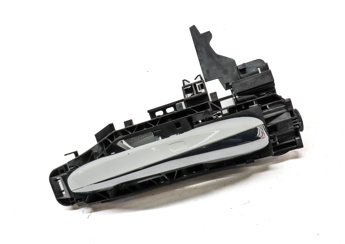 Thumbnail 3: 15-17 MERCEDES C S CLASS (W205 W222) FRONT RIGHT KEYLESS GO DOOR HANDLE (White)