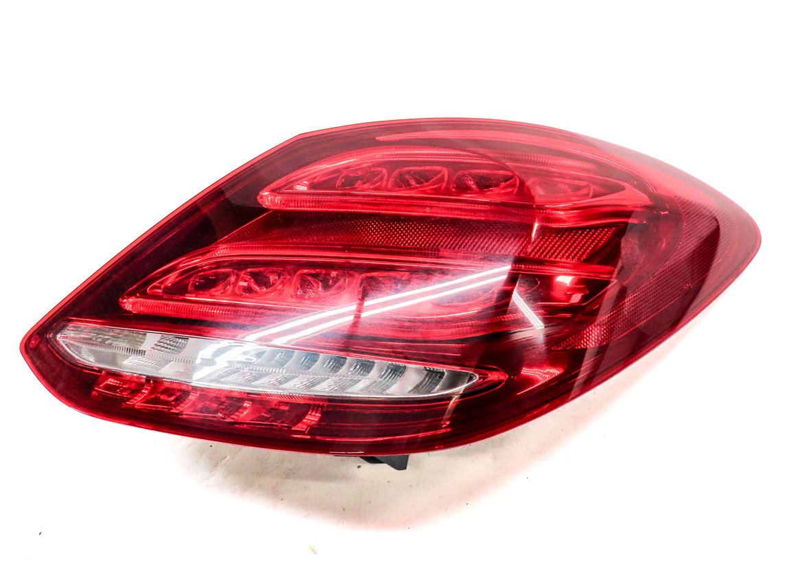 Thumbnail 2: 15-18 MERCEDES C300 C350 C400 C450 C63 (W205) RIGHT LED TAILLIGHT BRAKE LIGHT