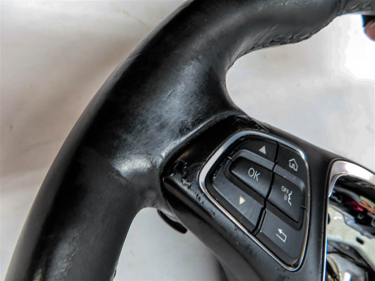 Thumbnail 9: 15-16 C-CLASS (W205) STEERING WHEEL w/ SHIFT PADDLES & SWITCHES (Black)